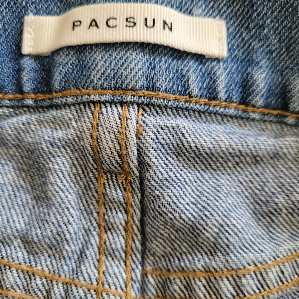 PacSun High rise Icon button fly, jean short, distressed cutoff, size 28. - Picture 7 of 10